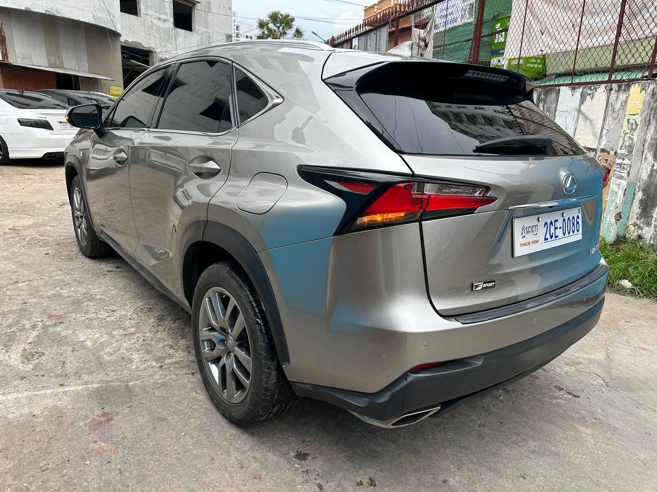 Lexus NX 200T 2015 ប៊ូតុង៤ 