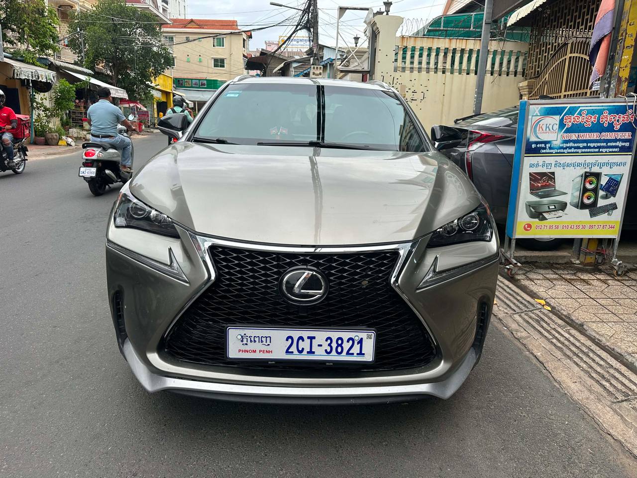 Lexus NX200T 