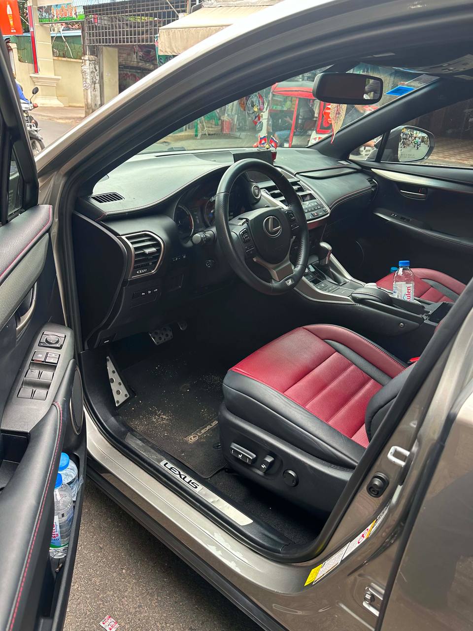 Lexus NX200T 