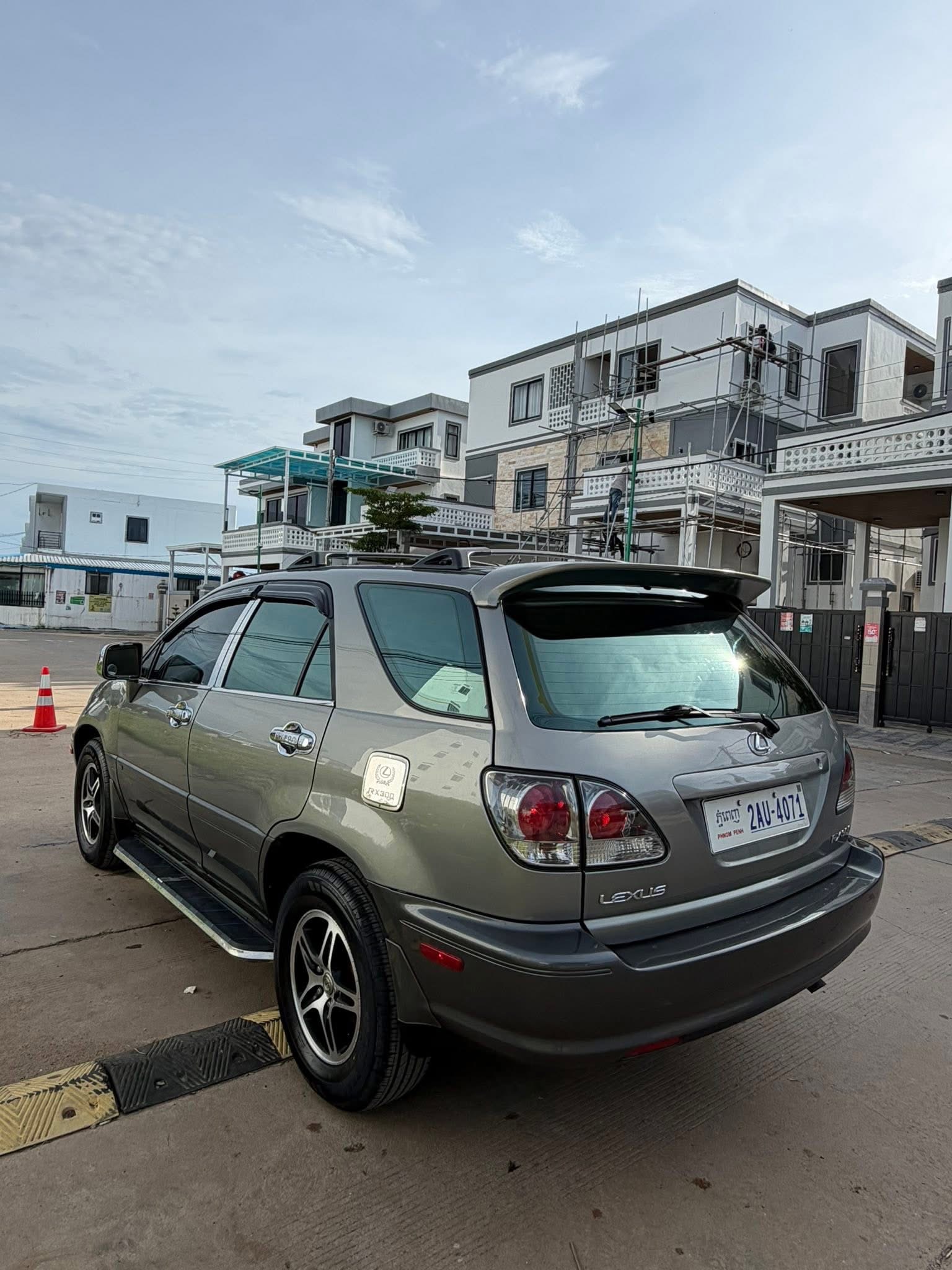 LEXUS RX300 