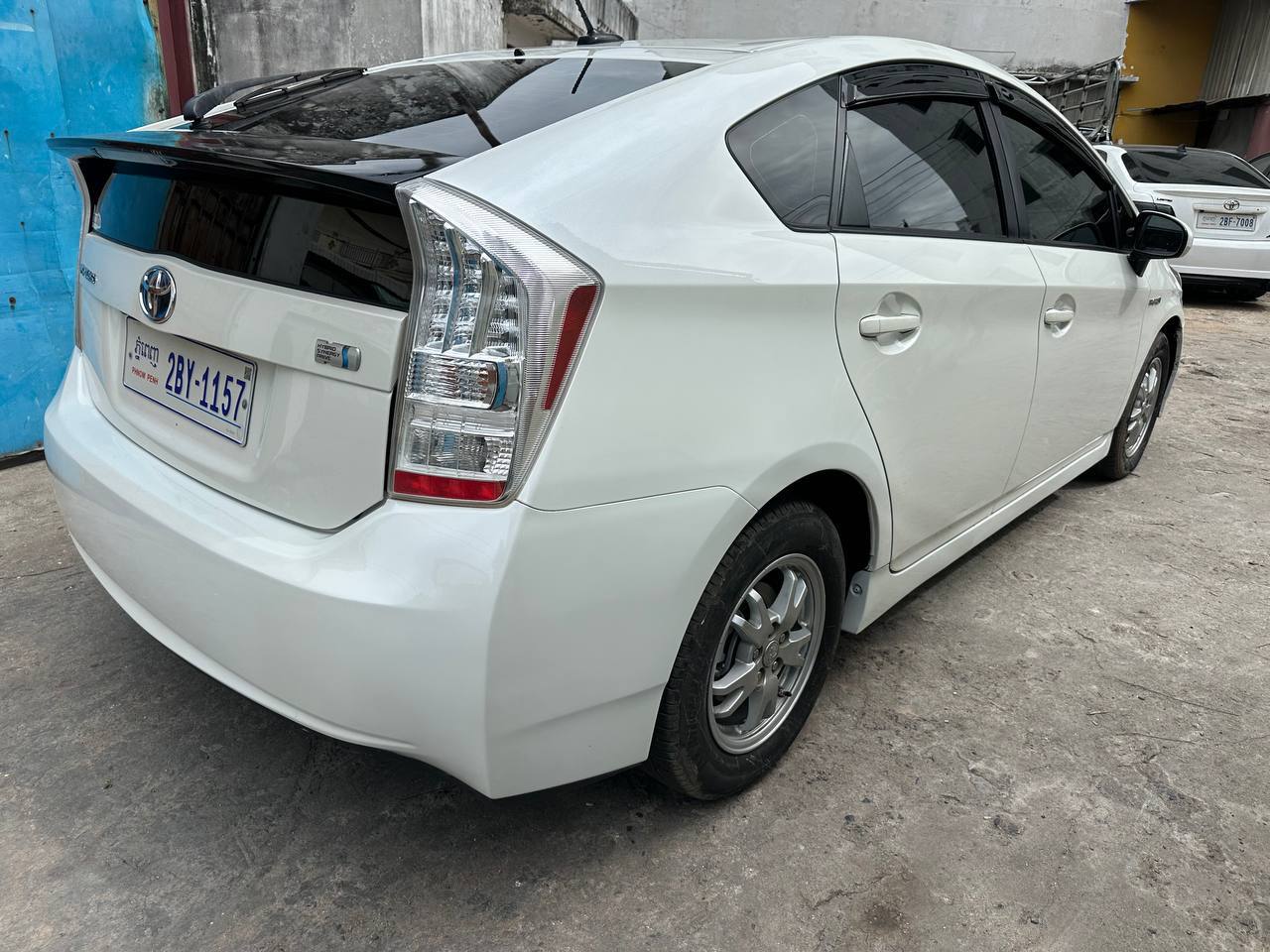 Prius 010 