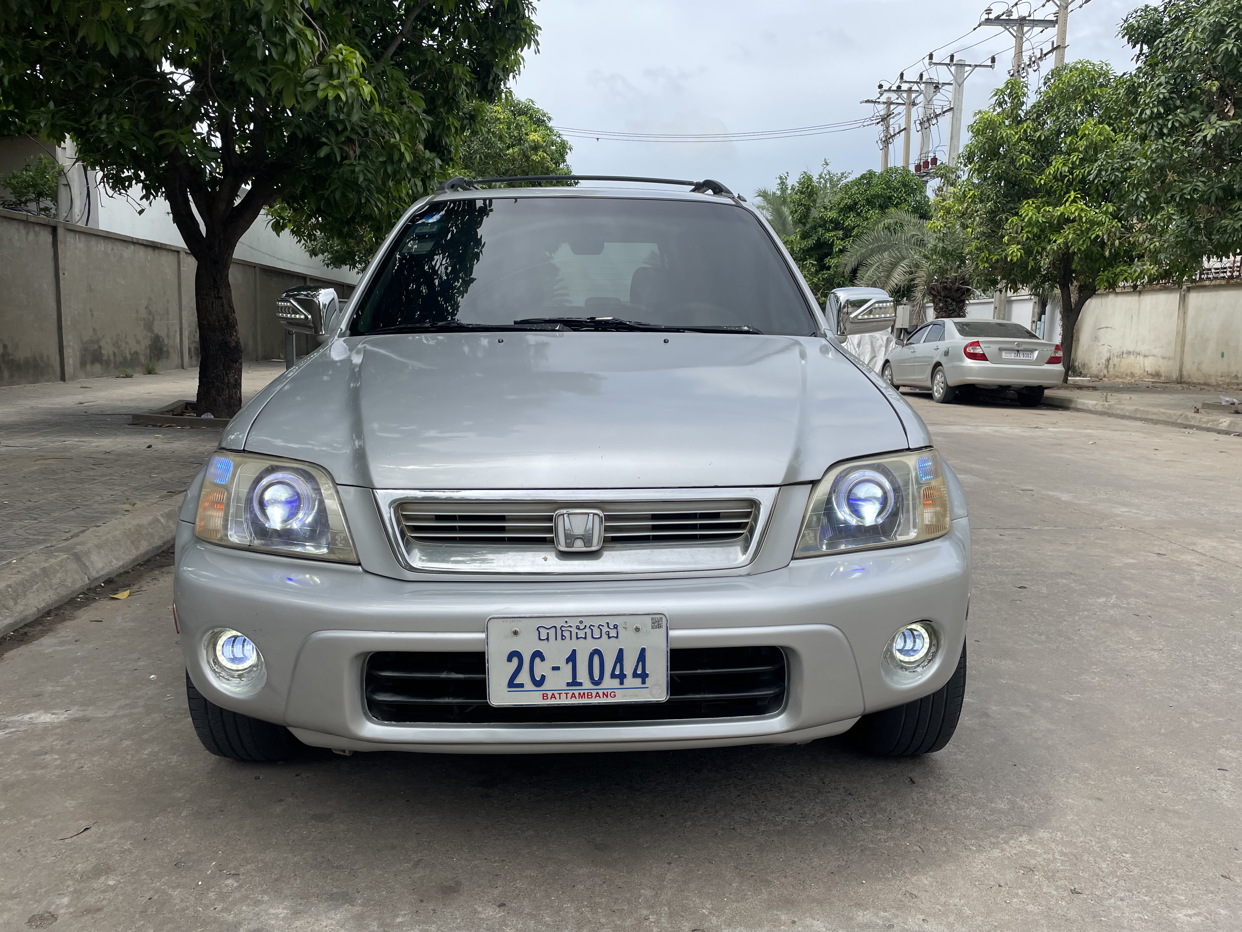 Honda CRV ឆ្នាំ 97 ប៉ុង១ ថ្មីណាស់