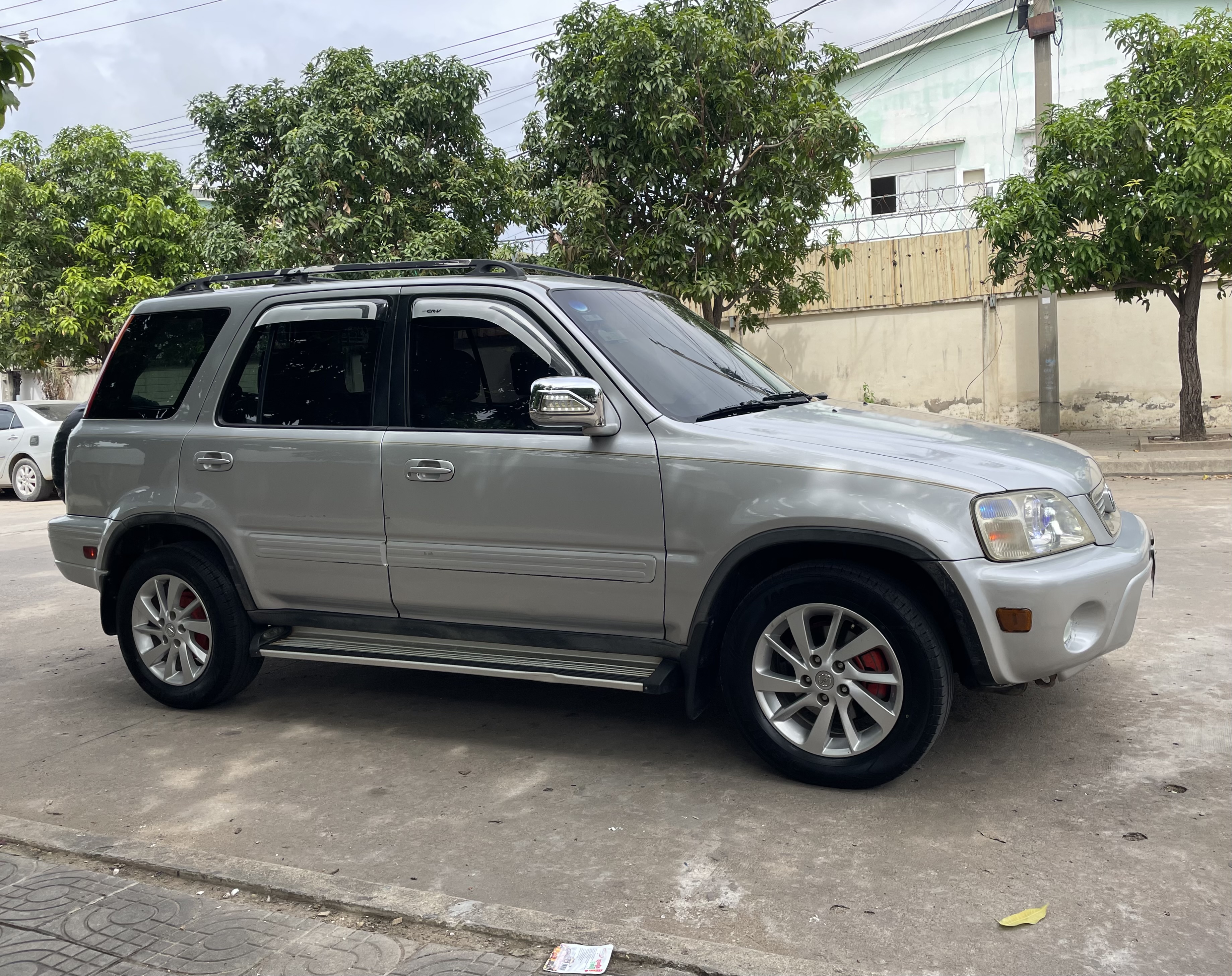 Honda CRV ឆ្នាំ 97 ប៉ុង១ ថ្មីណាស់