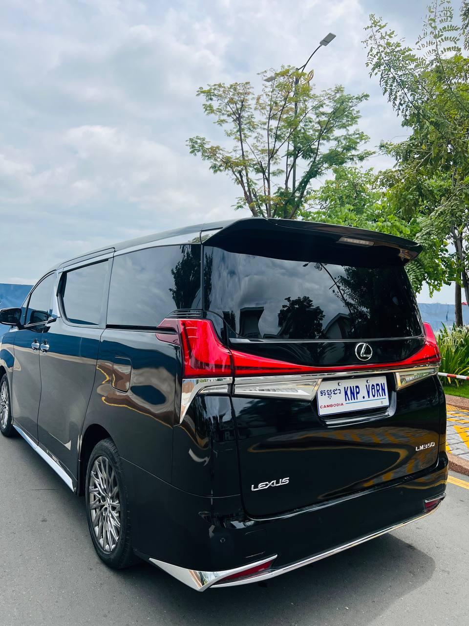 Alphard up LM year 2015