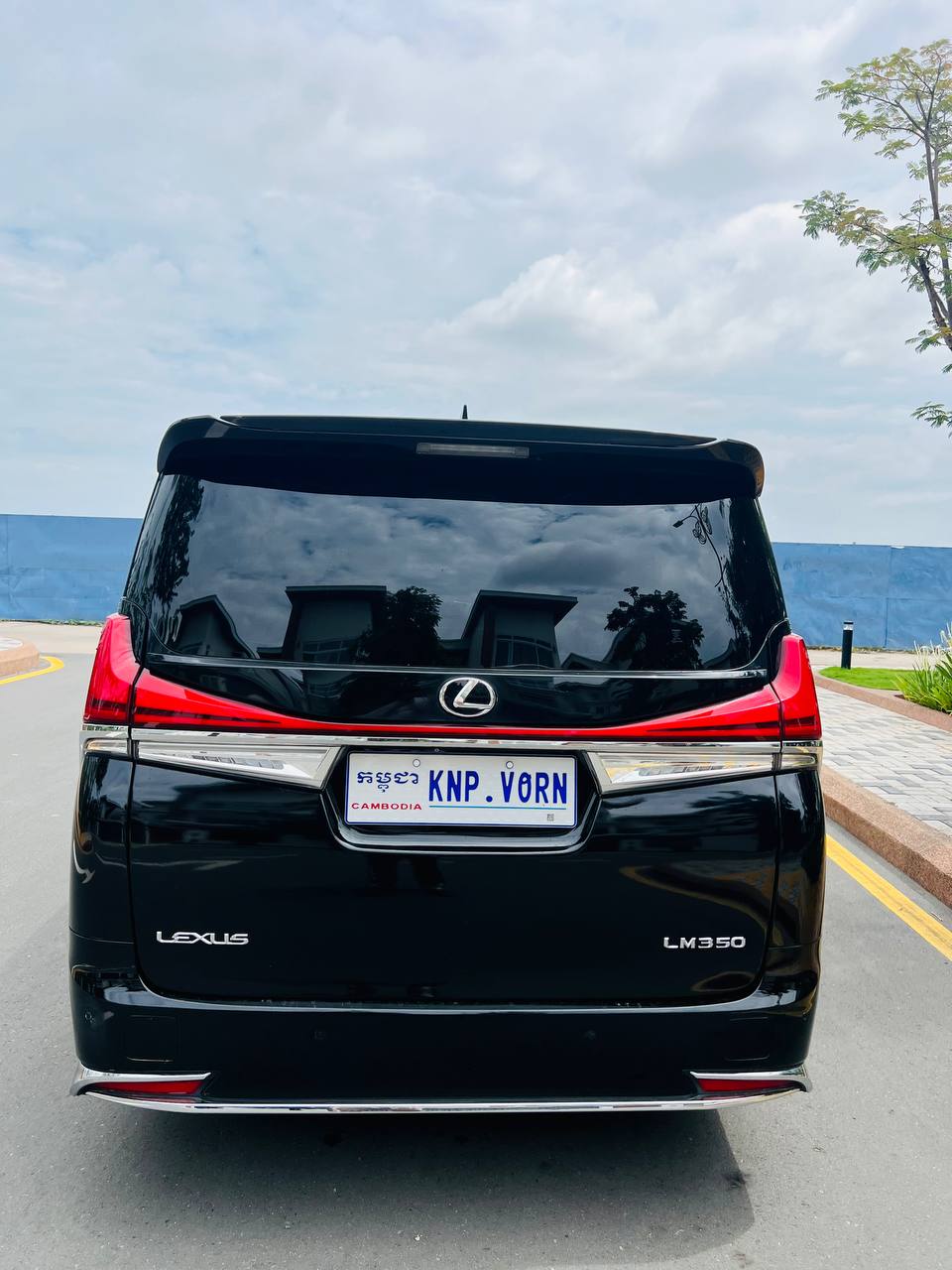 Alphard up LM year 2015