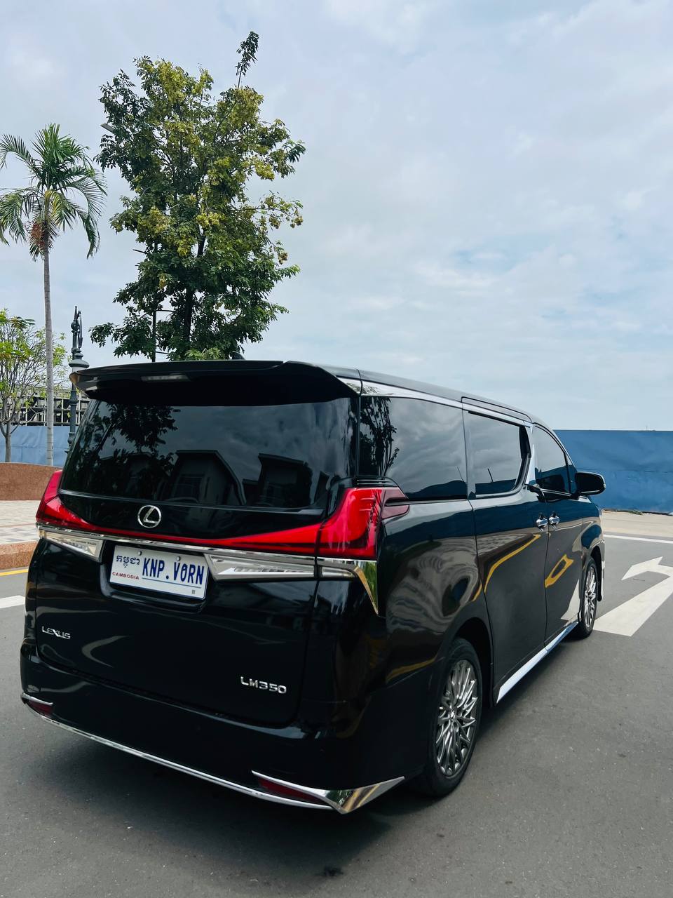 Alphard up LM year 2015