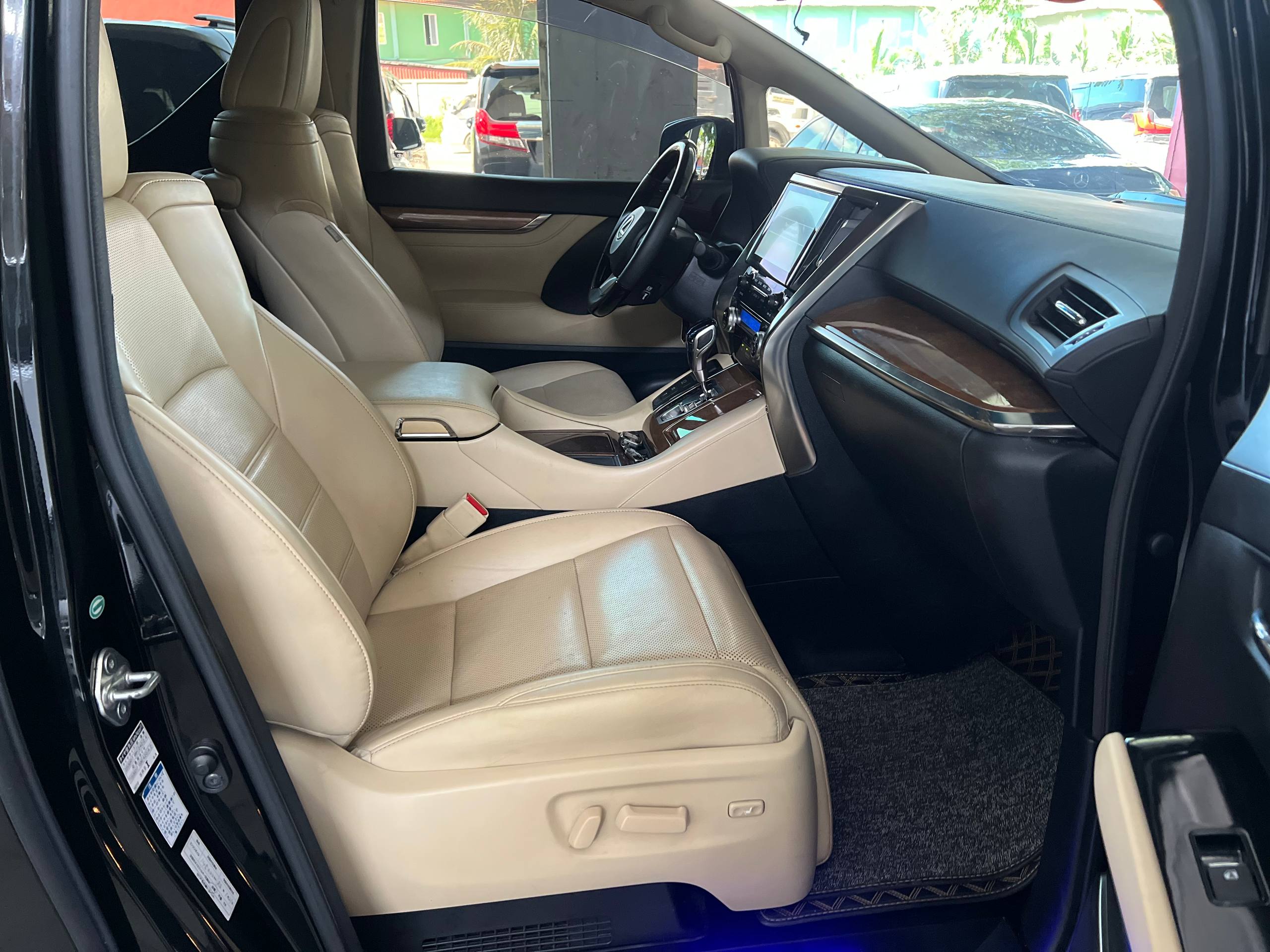 Toyota ALPHARD 2016up LM 2023