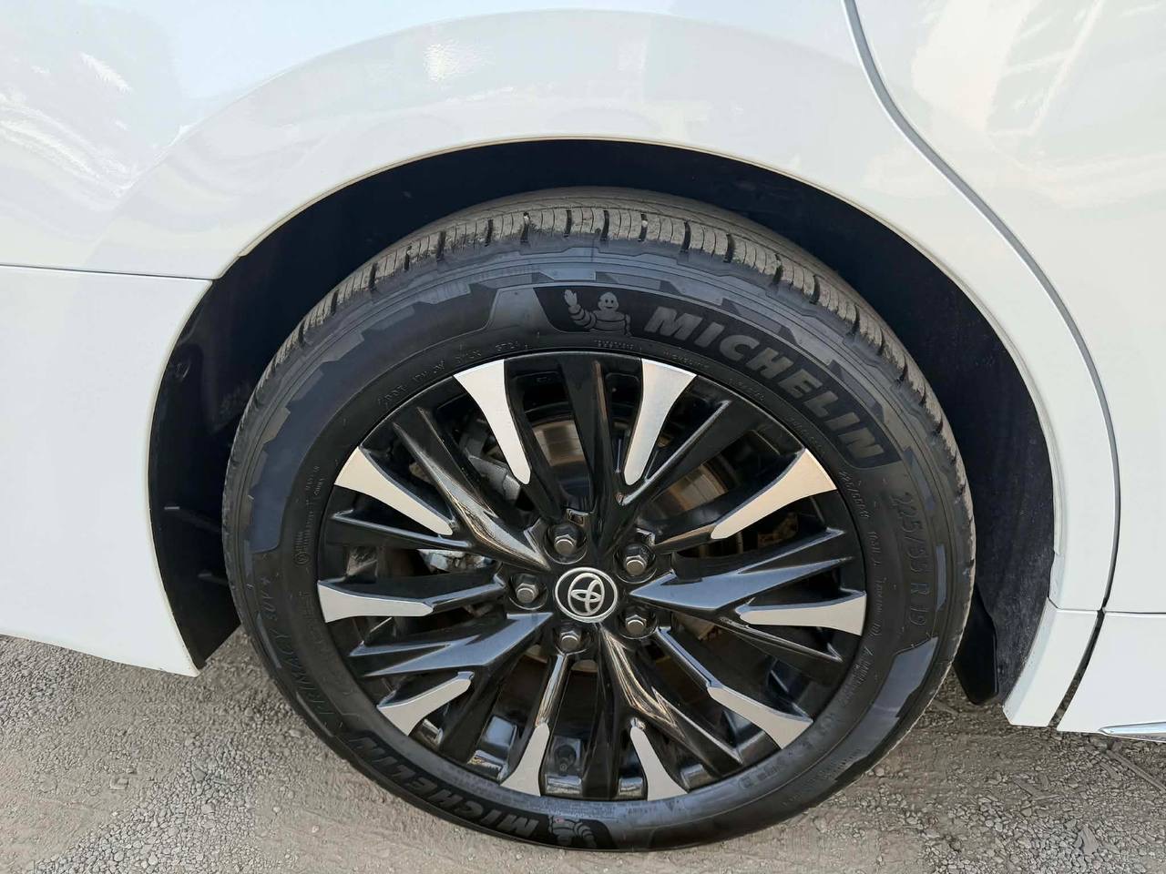 Toyota Alphard 2024 Executive / Z (Full Option)