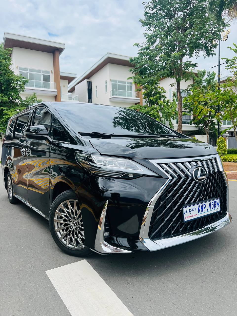 Alphard up LM year 2015