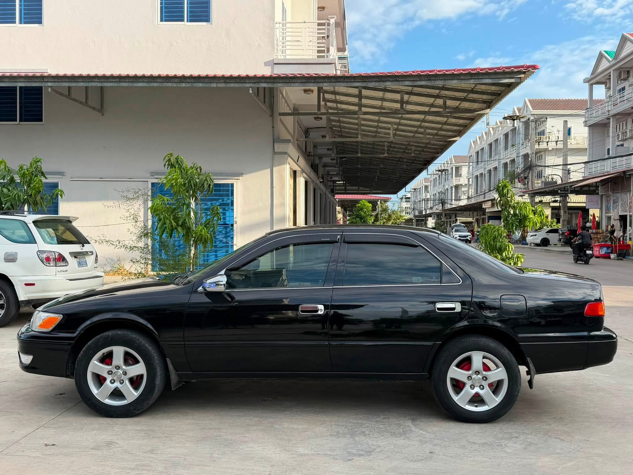 Camry 1997 abs ពណ៍ខ្មៅ ឡានស្អាត
