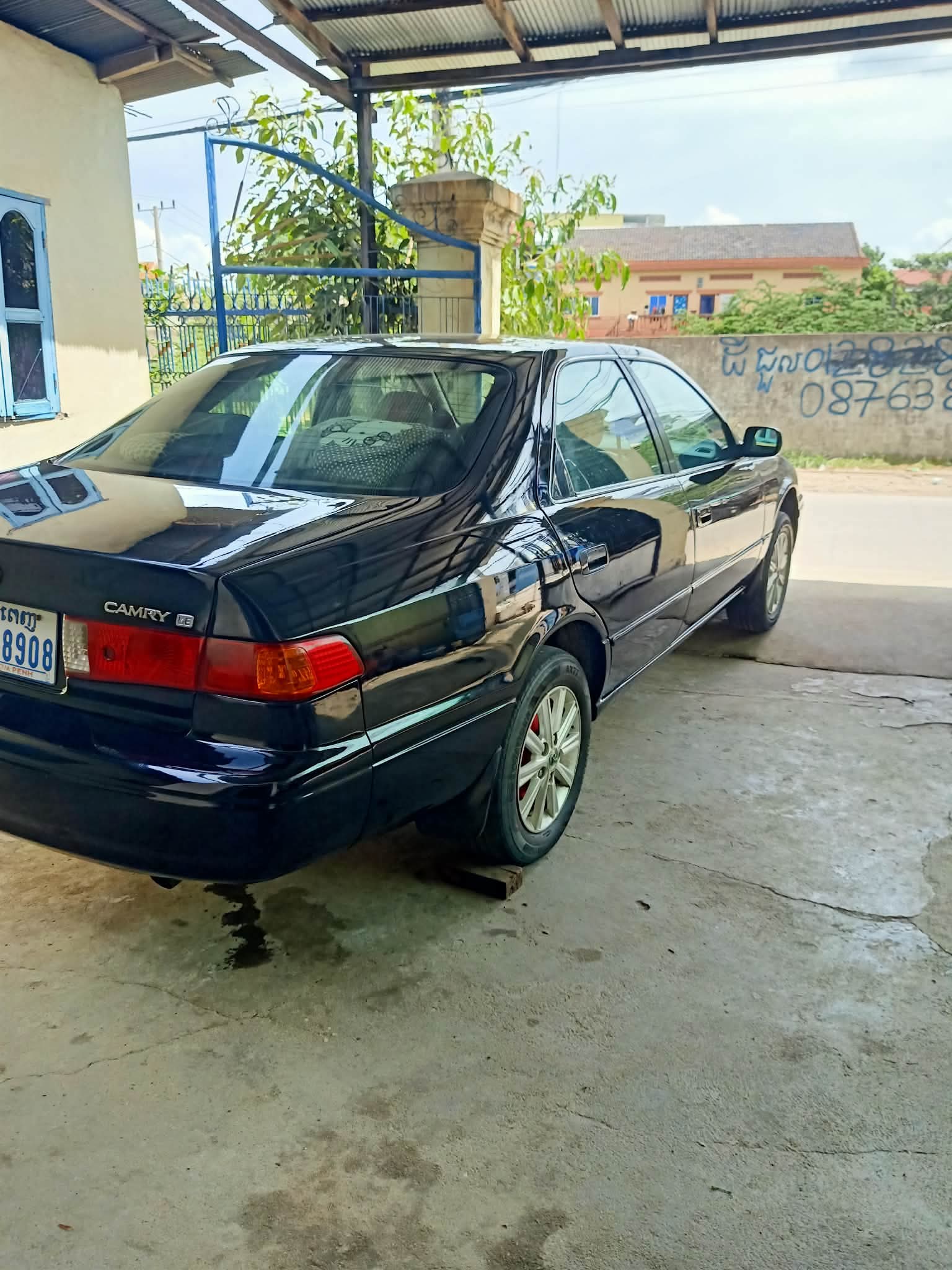 Camry 1999 ឆ្លាម ពណ៍ខ្មៅ ឡានស្អាត