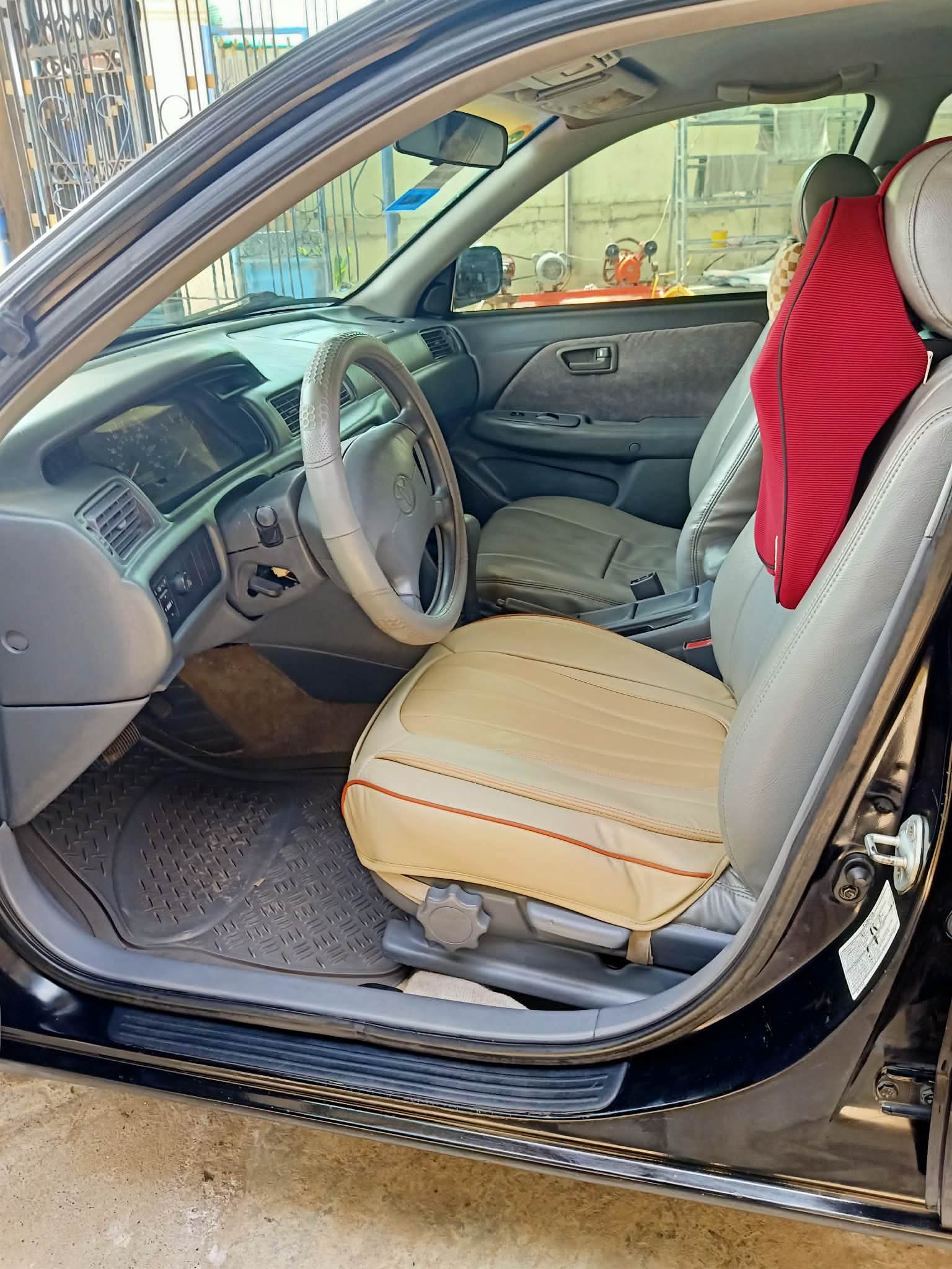 Camry 1999 ឆ្លាម ពណ៍ខ្មៅ ឡានស្អាត