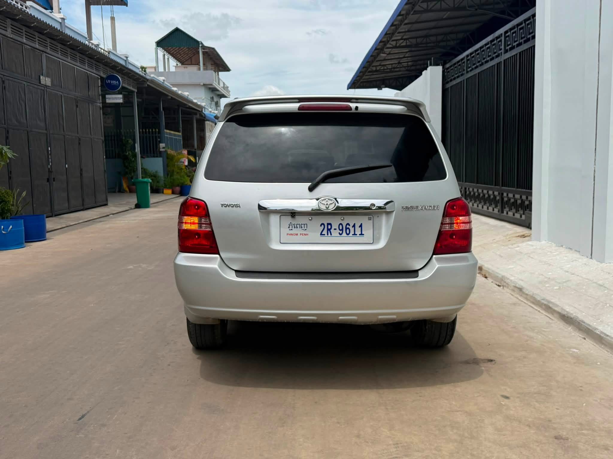 លក់ Highlander 2002 V4 ប៉ុង១ ទឹកប្រាក់