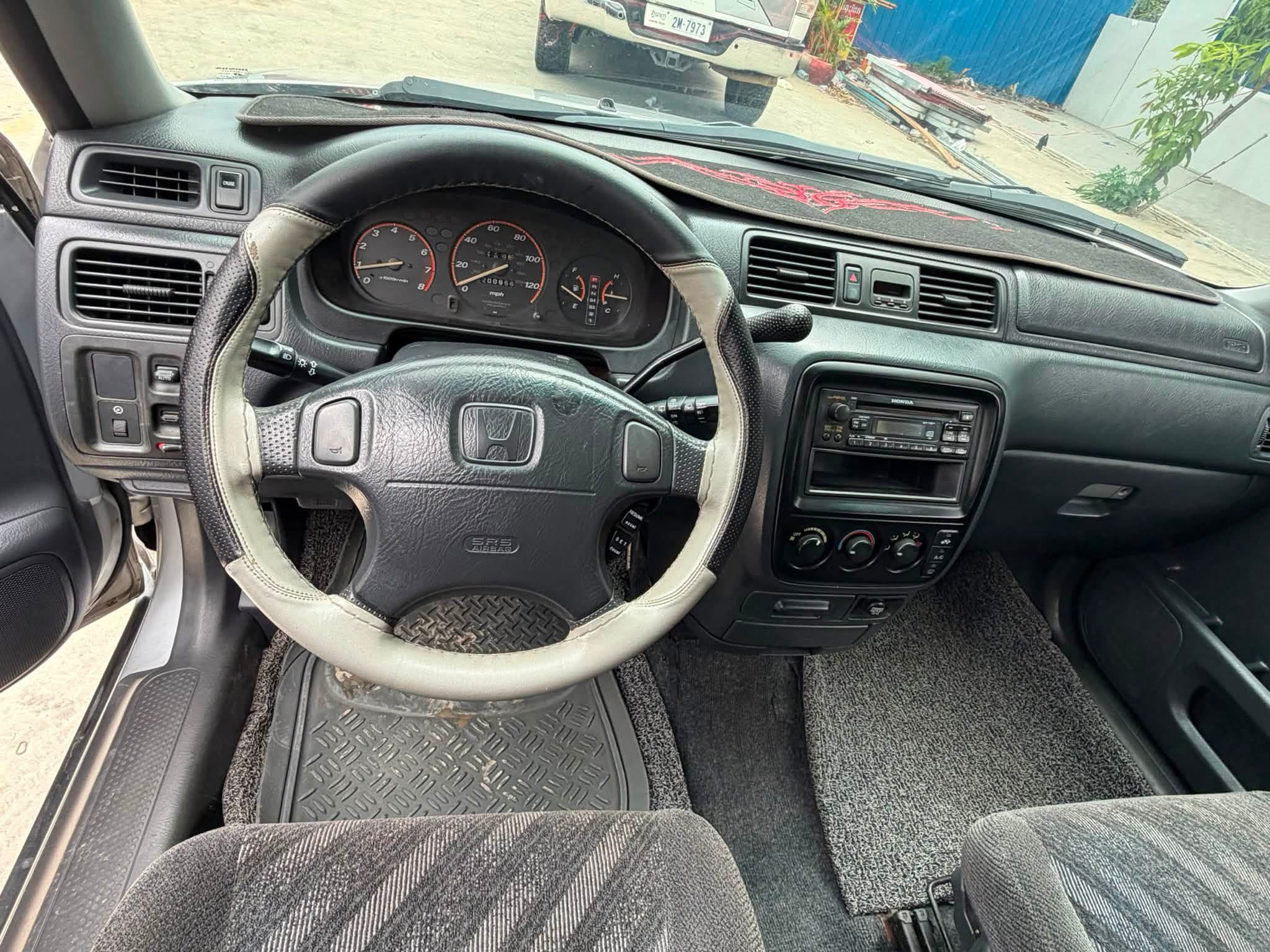 Honda CRV ឆ្នាំ 99 ប៉ុង sទឹកប្រាក់