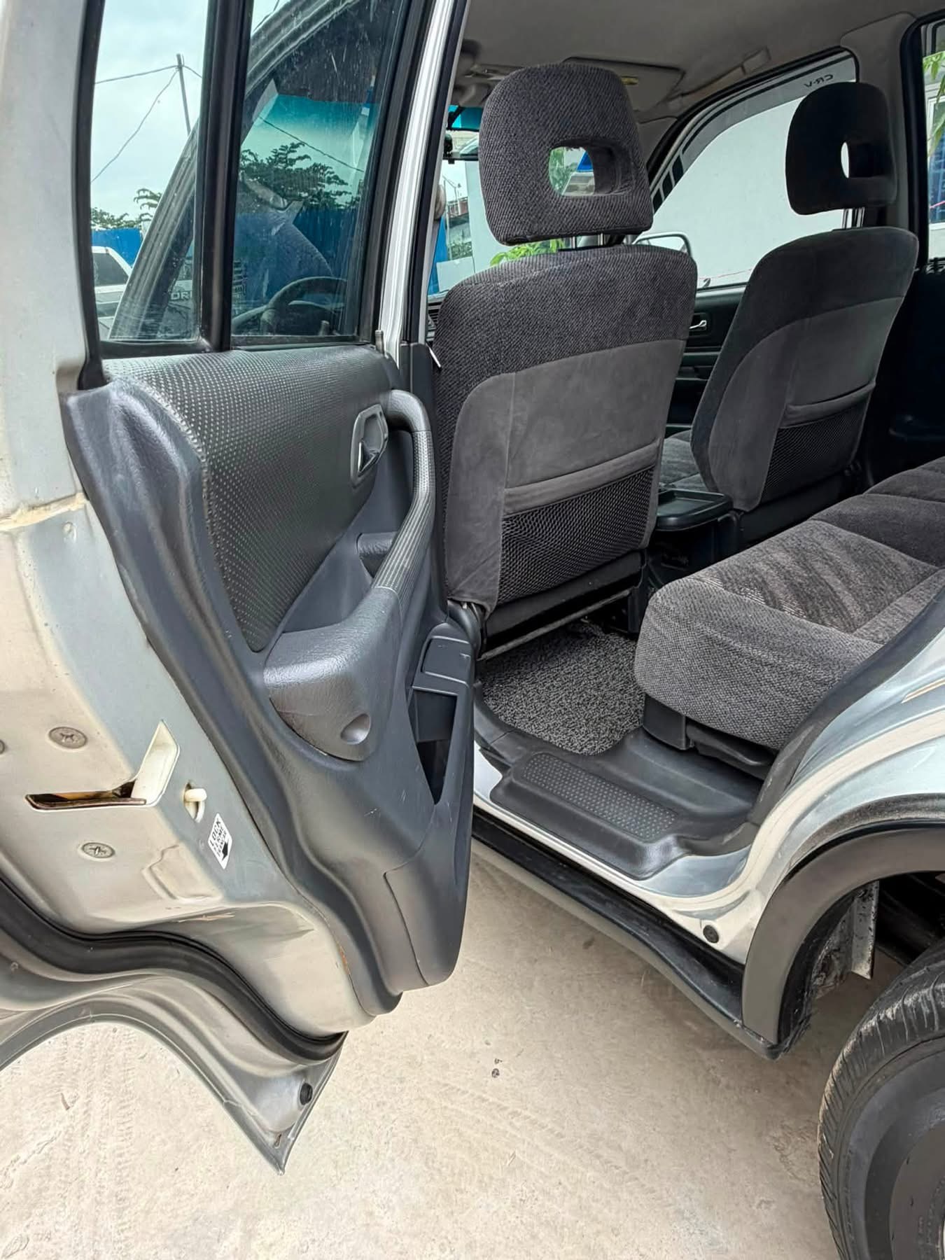 Honda CRV ឆ្នាំ 99 ប៉ុង sទឹកប្រាក់