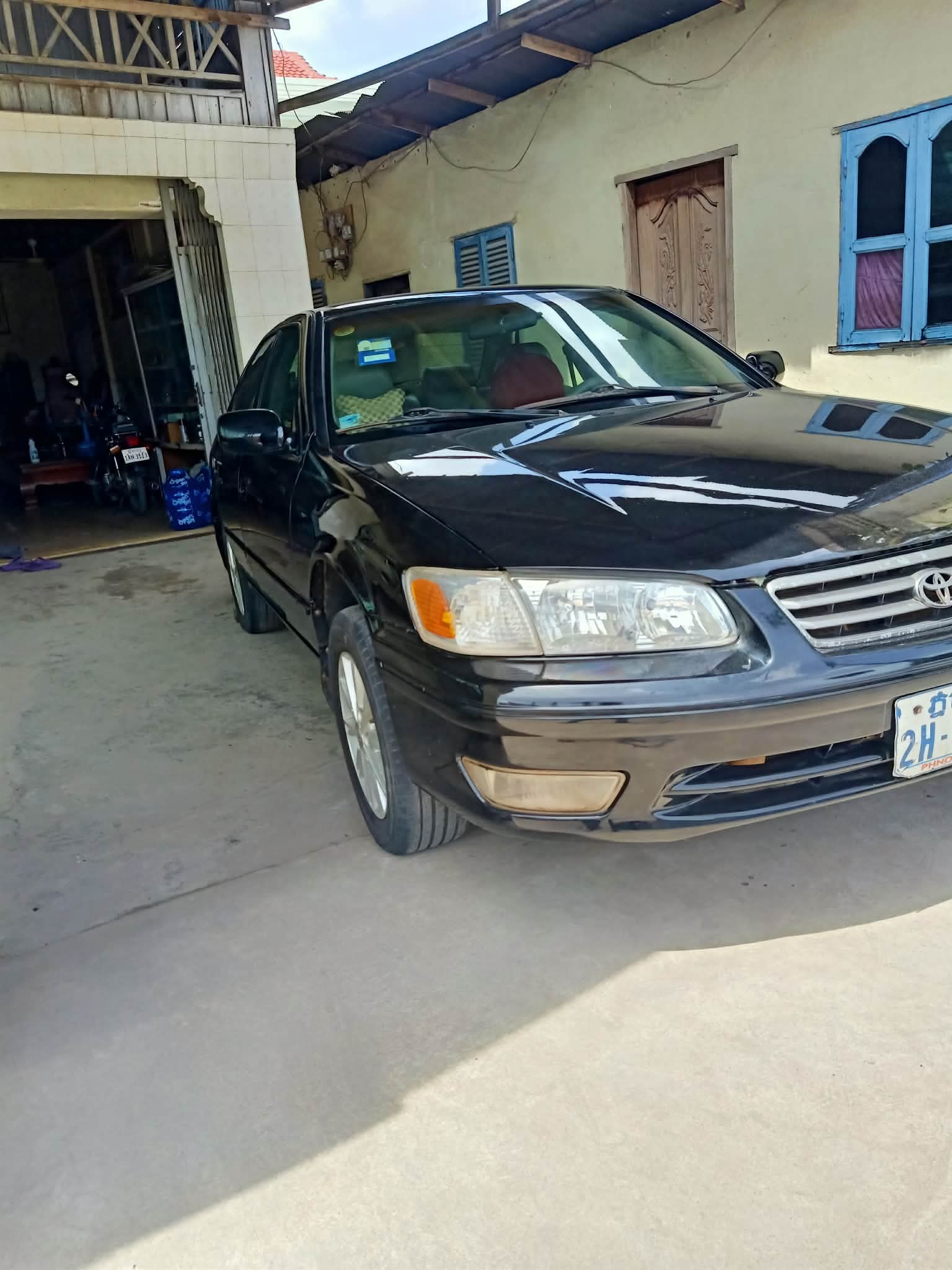 Camry ឆ្លាម ឆ្នាំ 99 ពណ៍ខ្មៅ ឡានស្អាត