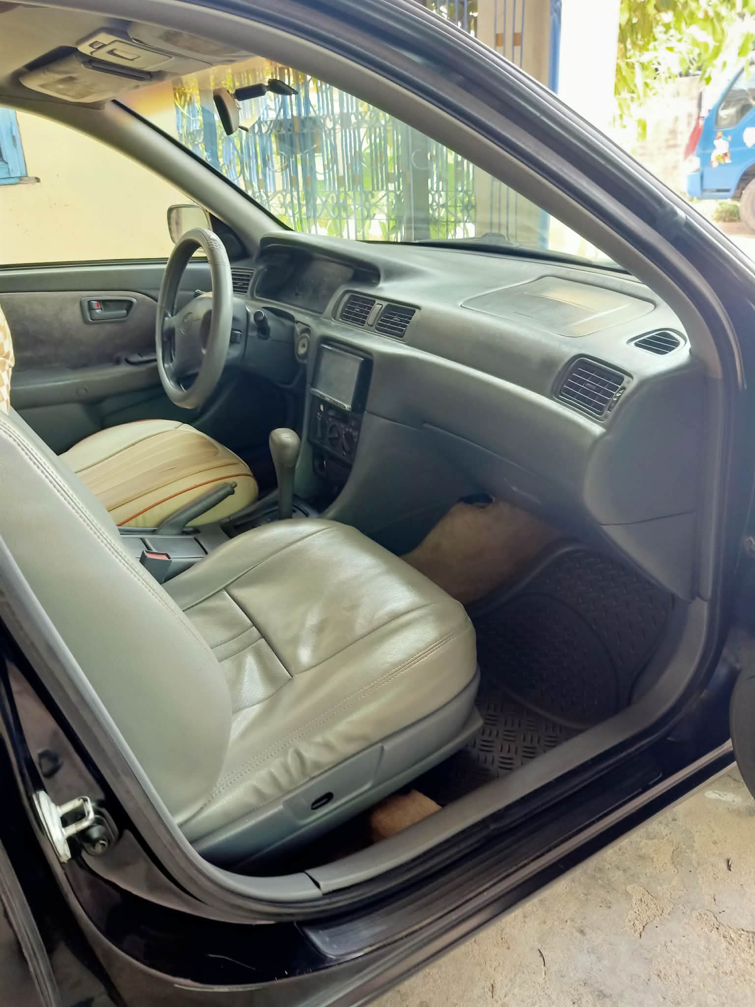 Camry ឆ្លាម ឆ្នាំ 99 ពណ៍ខ្មៅ ឡានស្អាត