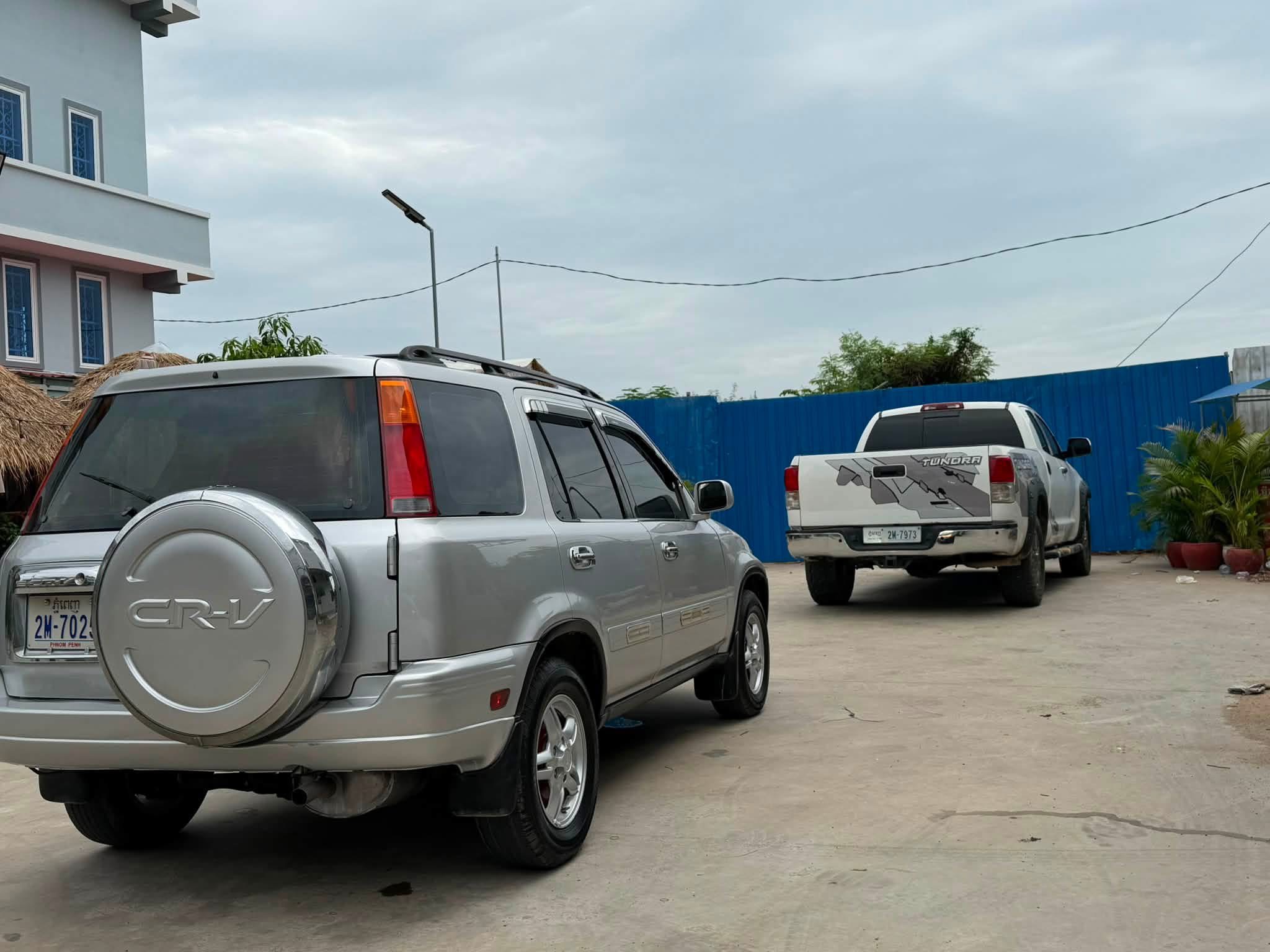 Honda CRV ឆ្នាំ 99 ទឹកប្រាក់ ថ្មីណាស់