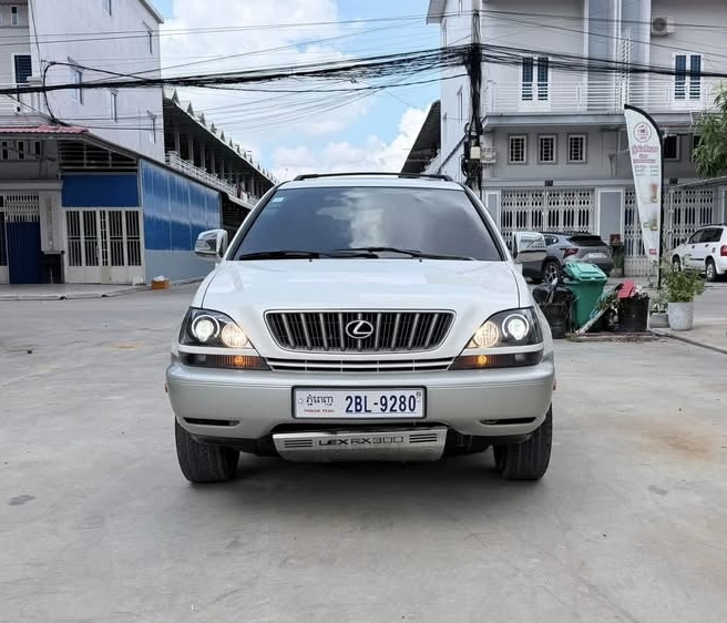 Lexus 2001 ប៉ុង១ សកាំម៉ៃ ឡានស្អាត