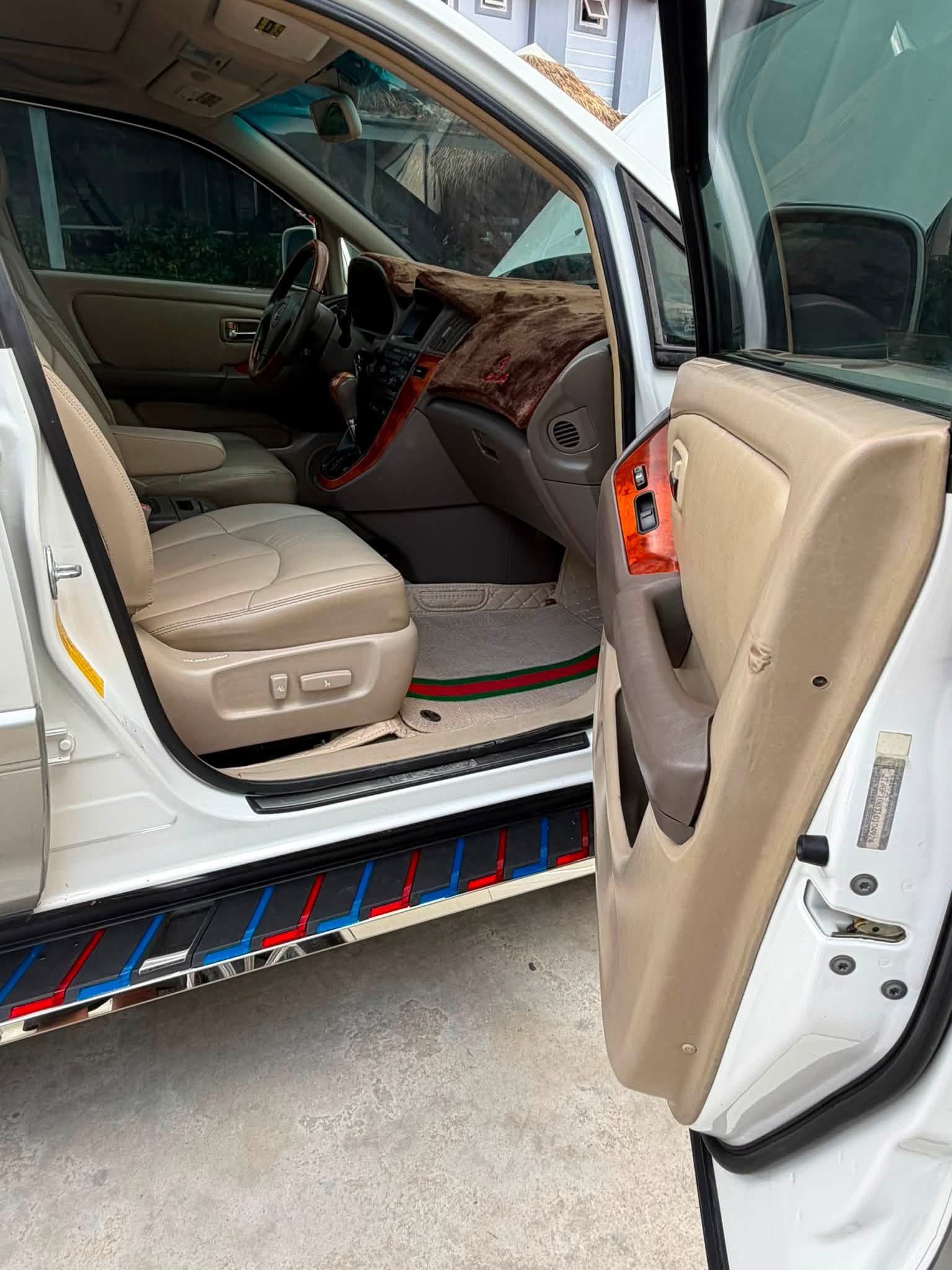 Lexus 2001 ប៉ុង១ សកាំម៉ៃ ឡានស្អាត