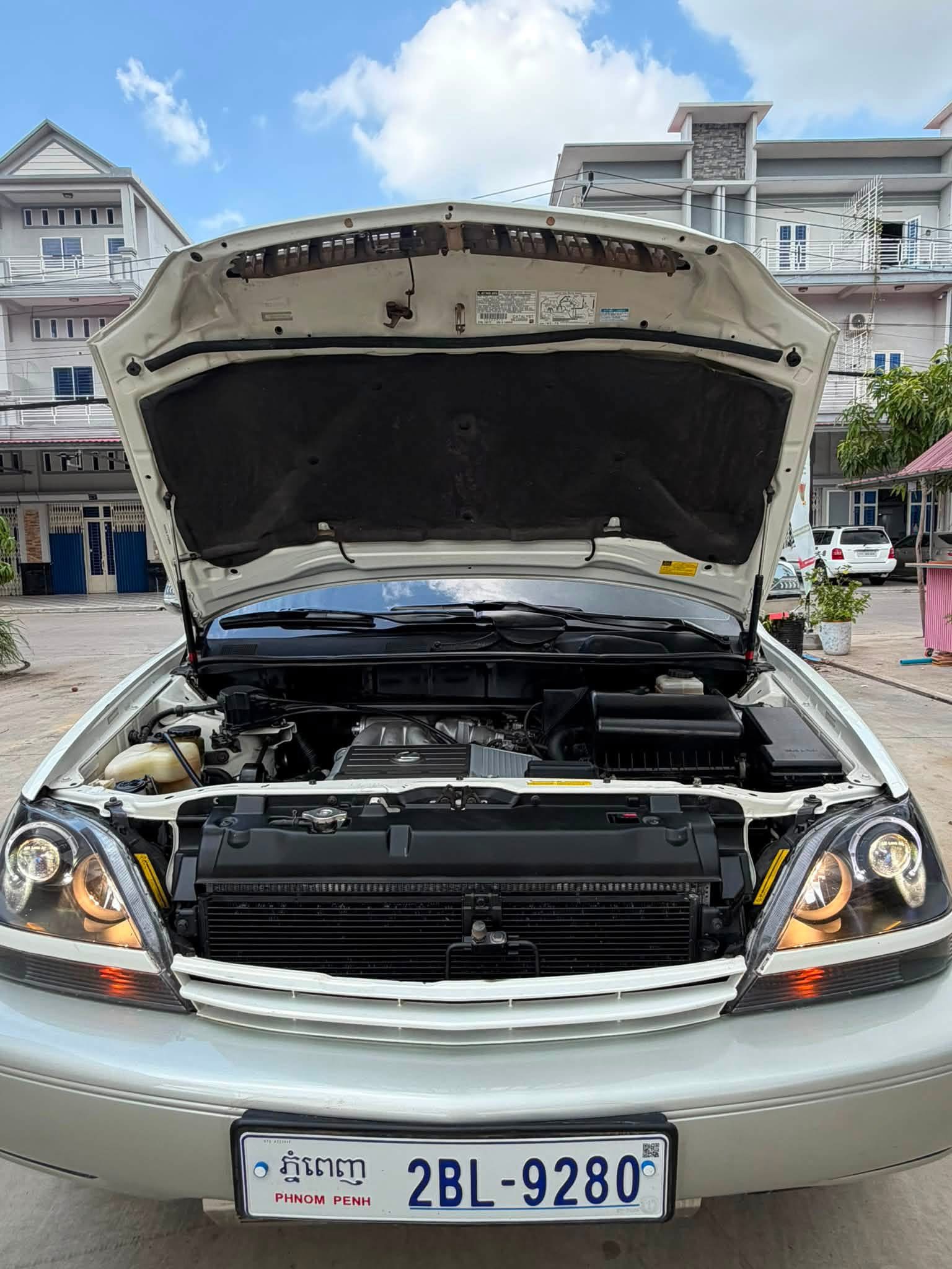 Lexus 2001 ប៉ុង១ សកាំម៉ៃ ឡានស្អាត