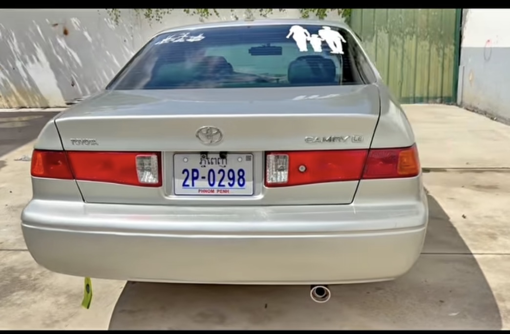 Camry Le 2000 abs ពណ៍ប្រាក់ ឡានស្អាត