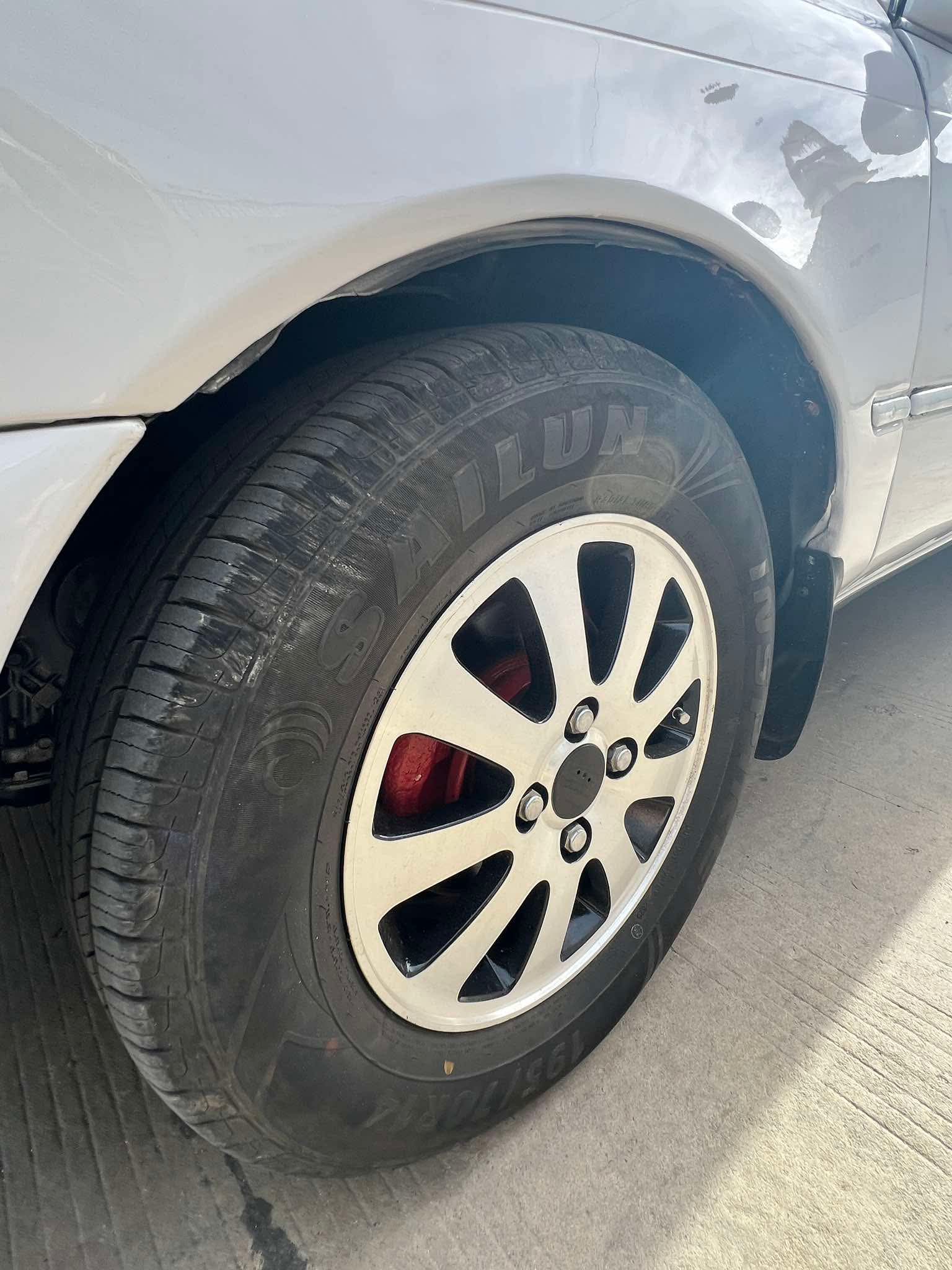 Corolla ឆ្នាំ 1994 ពណ៍ស រៀបចំហើយ